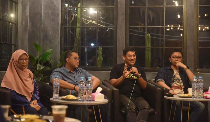 Ini yang Dibahas Wali Kota Kediri saat Diskusi Bersama Pegiat Media Sosial dan Penulis Ini yang Dibahas Wali Kota Kediri saat Diskusi Bersama Pegiat Media Sosial dan Penulis
