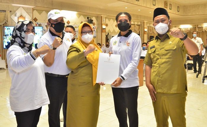 Bupati Gus Yani Bekali Atlet dan Pelatih Jelang PON XX Papua Bupati Gus Yani Bekali Atlet dan Pelatih Jelang PON XX Papua