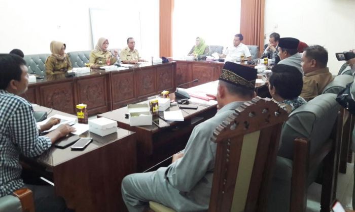 Menolak Direlokasi, PKL Rogojampi Wadul DPRD Menolak Direlokasi, PKL Rogojampi Wadul DPRD