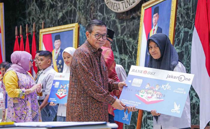 Bank DKI Salurkan KJP Plus Tahap I 2025 ke 707.622 Siswa Bank DKI Salurkan KJP Plus Tahap I 2025 ke 707.622 Siswa