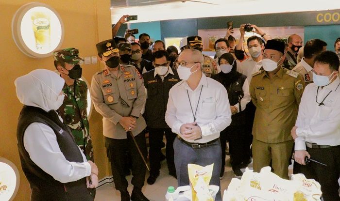 Gubernur Bersama Forkopimda Jatim Didampingi Bupati Gresik Sidak Minyak Goreng di Wilmar Gubernur Bersama Forkopimda Jatim Didampingi Bupati Gresik Sidak Minyak Goreng di Wilmar