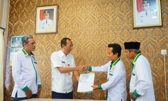 Bantu Biaya Pendidikan Keluarga Miskin, ​Baznas Sumenep Berikan Beasiswa Satu Keluarga Satu Sarjana