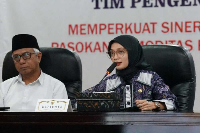 Wali Kota Kediri Paparkan Strategi Pengendalian Inflasi Pada High Level Meeting TPID Wali Kota Kediri Paparkan Strategi Pengendalian Inflasi Pada High Level Meeting TPID