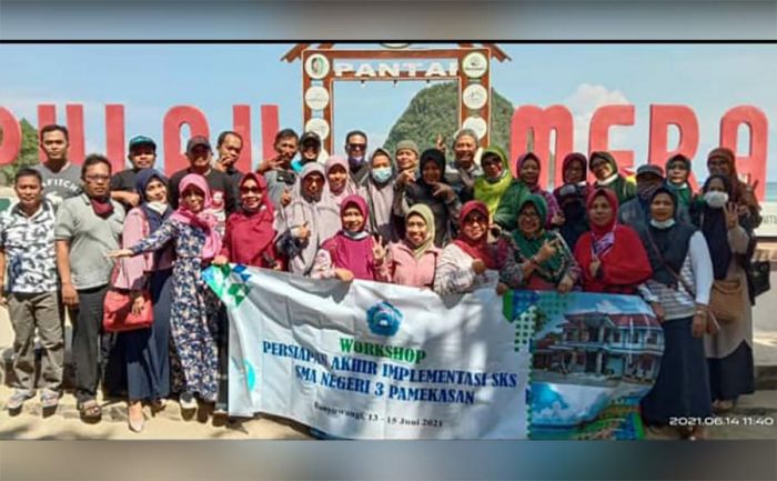 SMAN, 2, 3, dan 4 Pamekasan Mengadakan Studi Tiru Sistem SKS ke Kabupaten Banyuwangi SMAN, 2, 3, dan 4 Pamekasan Mengadakan Studi Tiru Sistem SKS ke Kabupaten Banyuwangi
