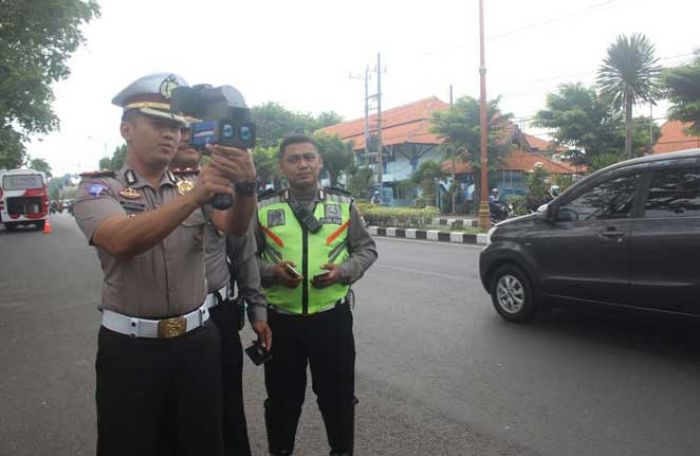 Mulai Terapkan Speed Gun, Polres Sidoarjo Bakal Tindak Tegas Pengendara yang Ngebut