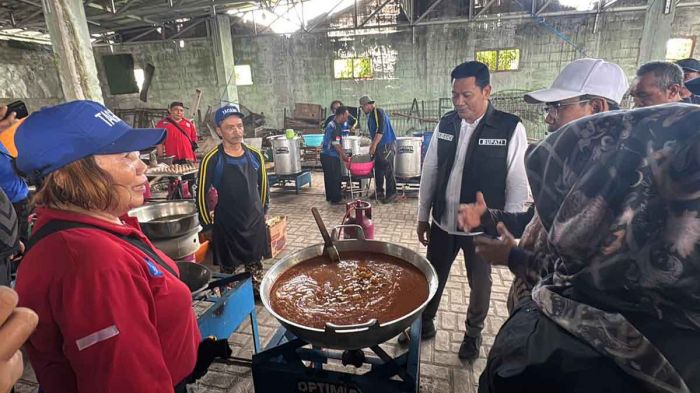 Bupati Sidoarjo Pastikan Evakuasi Musala Ambruk Al Khoziny Terus Berlangsung