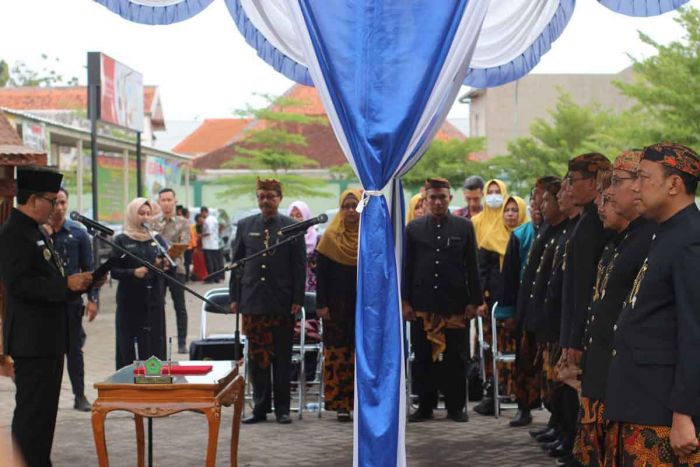 Lantik Sejumlah Pejabat Baru, Bupati Pamekasan: Semoga Bisa Bekerja Maksimal Lantik Sejumlah Pejabat Baru, Bupati Pamekasan: Semoga Bisa Bekerja Maksimal