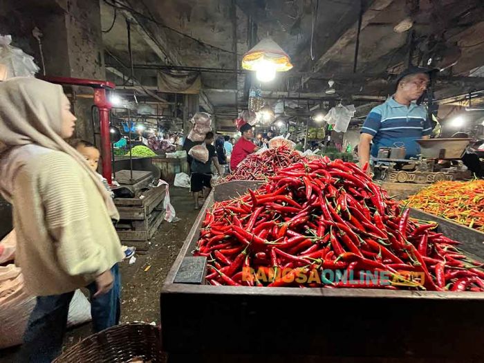Update Harga Sembako Jatim 5 November 2025: Cabai Besar Merangkak, Daging Sapi dan Ayam Turun Tipis