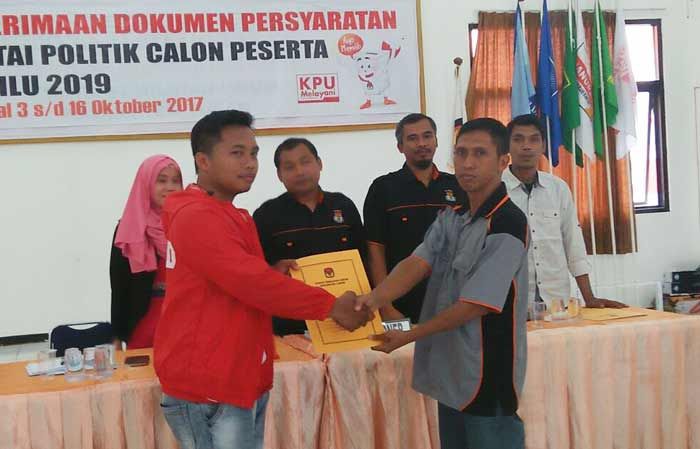 Serahkan Berkas Verifikasi ke KPUD, PSI Tuban Pede Targetkan 6 Kursi Serahkan Berkas Verifikasi ke KPUD, PSI Tuban Pede Targetkan 6 Kursi