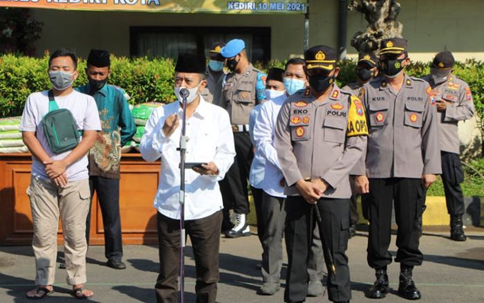 Polres Kediri Kota Salurkan Zakat Fitrah dan Mal ke Sejumlah Yayasan