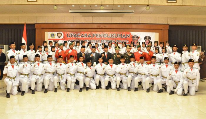 75 Paskibraka Gresik Tak Terima Uang Saku, Piagam, dan Janji Rekreasi 75 Paskibraka Gresik Tak Terima Uang Saku, Piagam, dan Janji Rekreasi