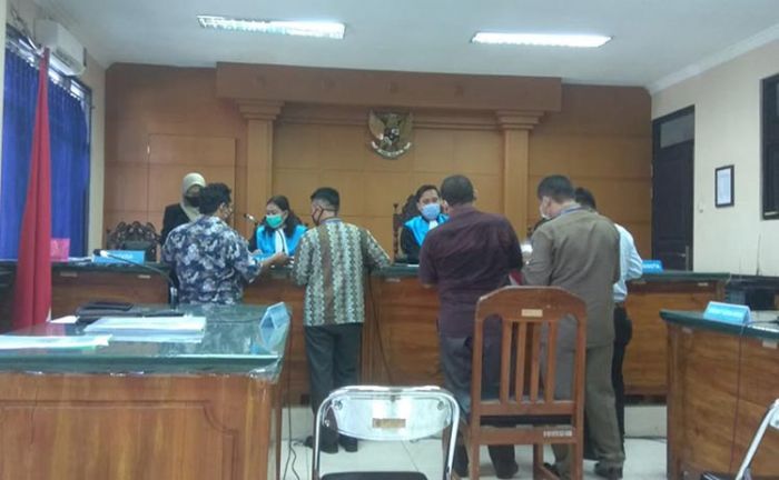 Sidang Gugatan Biro Reklame, Penggugat Hadirkan Saksi Ahli Sidang Gugatan Biro Reklame, Penggugat Hadirkan Saksi Ahli