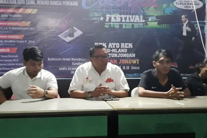25.000 Milenial Siap Mlaku-mlaku Nang Tunjungan Bareng Jokowi 25.000 Milenial Siap Mlaku-mlaku Nang Tunjungan Bareng Jokowi