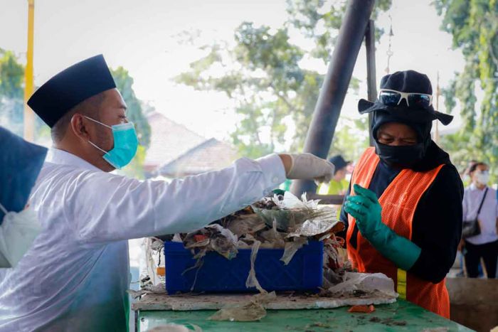 Bupati Gresik Luncurkan Mesin RDF Pengolah Sampah Menjadi Bahan Bakar