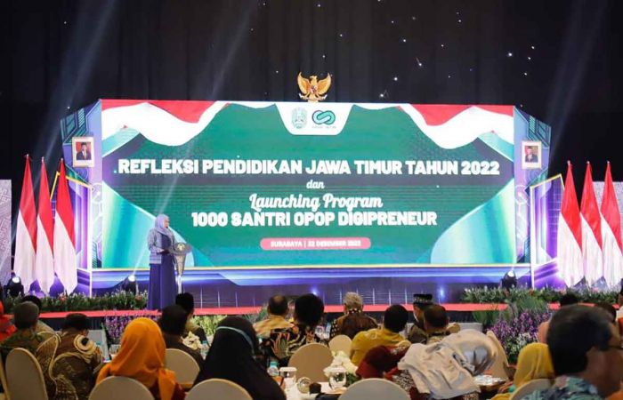 Refleksi Pendidikan 2022, Gubernur Khofifah Dorong Penguatan Program Unggulan Double Track Refleksi Pendidikan 2022, Gubernur Khofifah Dorong Penguatan Program Unggulan Double Track
