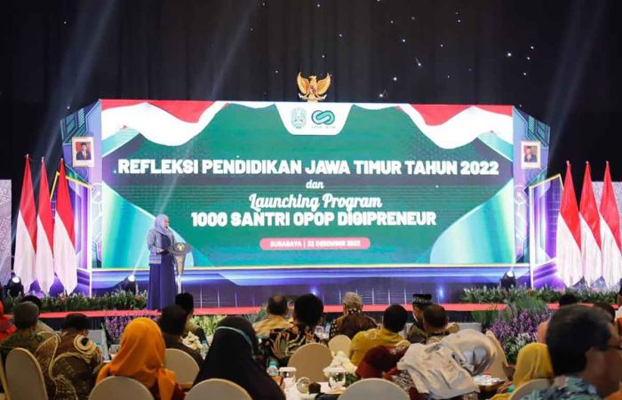 Refleksi Pendidikan 2022, Gubernur Khofifah Dorong Penguatan Program Unggulan Double Track