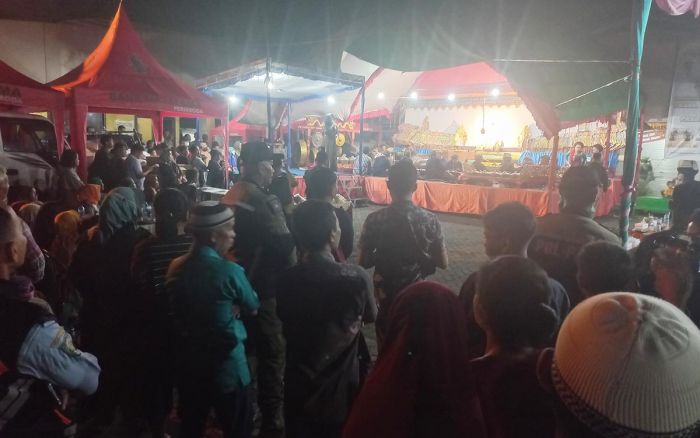 Gelaran Wayang Kulit Iringi Prosesi Pergantian Nama Pasar Lespadangan Menjadi Pasar Rakyat Bagusan