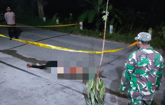 Tergeletak di Pinggir Jalan, Pria di Blitar Tewas Dianiaya Rekannya Usai Pesta Miras Tergeletak di Pinggir Jalan, Pria di Blitar Tewas Dianiaya Rekannya Usai Pesta Miras