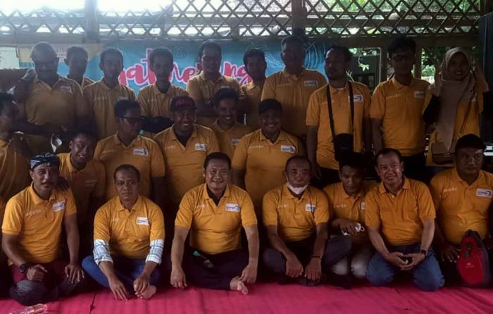 Hadiri Gathering Wartawan, Bupati Lamongan Sebut Media Massa Percepat Pembangunan di Kota Soto Hadiri Gathering Wartawan, Bupati Lamongan Sebut Media Massa Percepat Pembangunan di Kota Soto