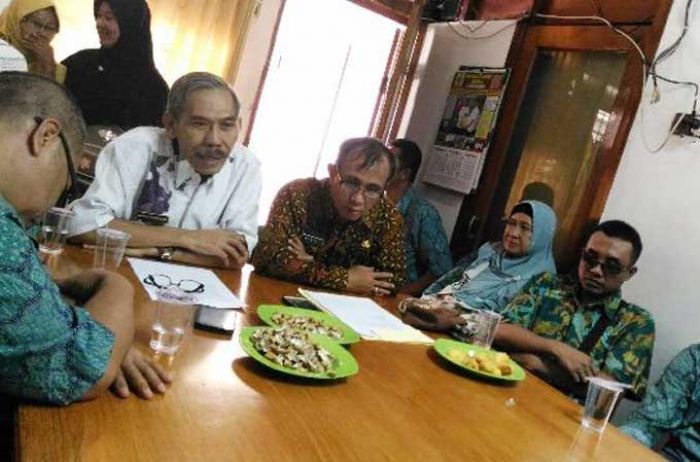 Dinsos Gresik Bantu 23 Penyandang Tuna Netra Dinsos Gresik Bantu 23 Penyandang Tuna Netra