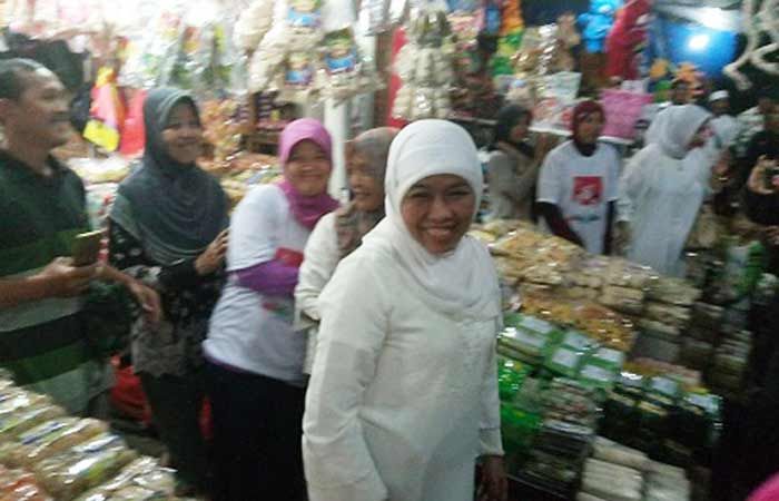 Khofifah Blusukan di Desa-desa Pasuruan Disambut Meriah Khofifah Blusukan di Desa-desa Pasuruan Disambut Meriah