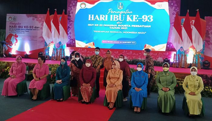 Gubernur Khofifah Peringati Hari Ibu di Probolinggo Gubernur Khofifah Peringati Hari Ibu di Probolinggo