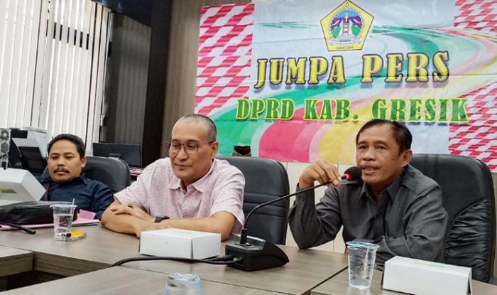 Perbup DD Belum Keluar, Komisi I DPRD Gresik Panggil Bagian Hukum Perbup DD Belum Keluar, Komisi I DPRD Gresik Panggil Bagian Hukum