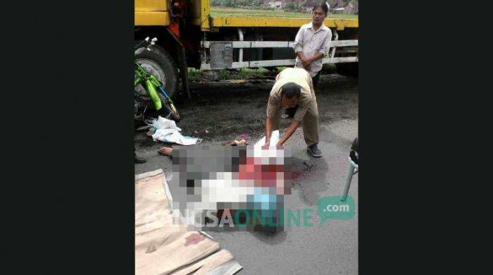 Kecelakaan di Raya Desa Temu Sidoarjo, Pengendara Motor Tewas Terlindas Truk Gandeng Kecelakaan di Raya Desa Temu Sidoarjo, Pengendara Motor Tewas Terlindas Truk Gandeng
