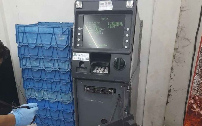 Habiskan Uang Orang Tua untuk Judol, Warga Malang Nekat Bobol Mesin ATM Habiskan Uang Orang Tua untuk Judol, Warga Malang Nekat Bobol Mesin ATM