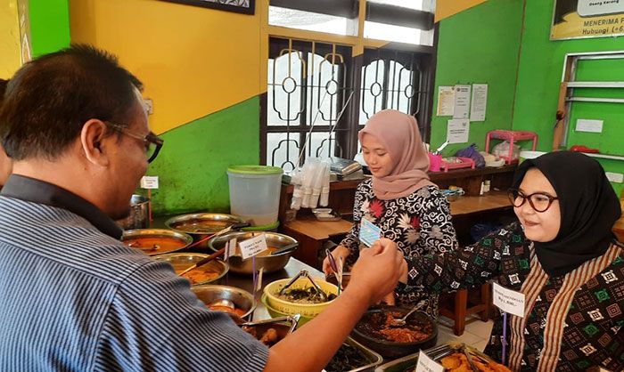 Cihuy! Nama Agus dan Ti/Tie dapat Makan Gratis di Warung Mak Tie Tuban