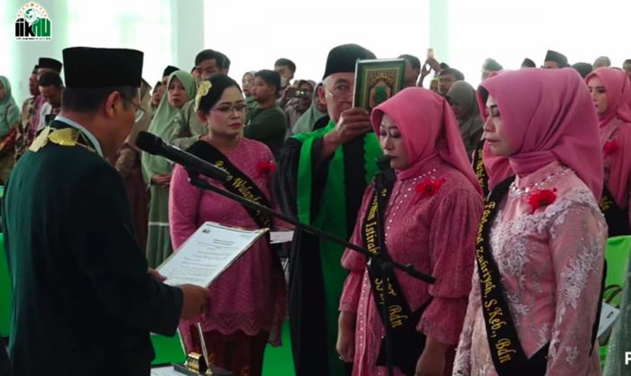 Lantik Profesi Bidan dan Ners, Rektor IIKNU: Mahasiswa Kita Dibekali Akhlak