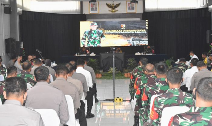 ​Jelang Pilbup Tuban 2020, Kapolda Jatim: TNI-Polri Harus Peka Kondisi Sosial Politik
