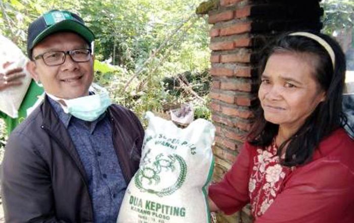 DPC PKB Kota Batu Bantu 1 Ton Beras untuk Atasi Dampak Covid-19 DPC PKB Kota Batu Bantu 1 Ton Beras untuk Atasi Dampak Covid-19