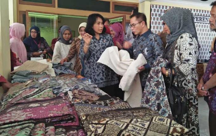 Biar Pengrajin Batik Gedog Bisa Bersaing, Dekranasda Adakan Pelatihan dan Pengembangan SDM