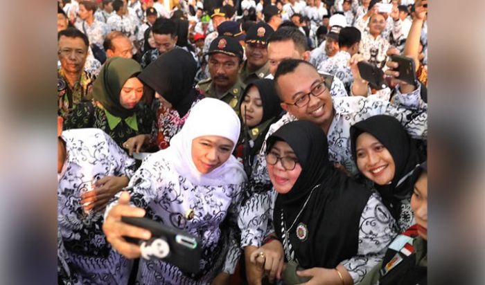 HUT ke-74 PGRI dan Hari Guru 2019, Gubernur Khofifah: Pentingnya Peran Guru Wujudkan SDM Unggul HUT ke-74 PGRI dan Hari Guru 2019, Gubernur Khofifah: Pentingnya Peran Guru Wujudkan SDM Unggul