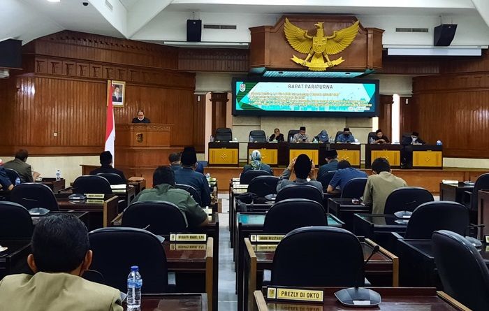 Paripurna DPRD Tuban Berjalan Singkat, Mayoritas Fraksi Tidak Membacakan Pandangan Umumnya Paripurna DPRD Tuban Berjalan Singkat, Mayoritas Fraksi Tidak Membacakan Pandangan Umumnya