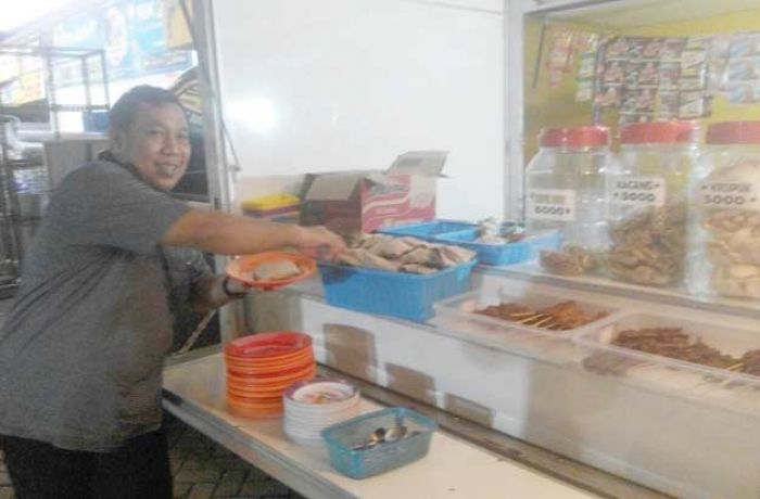 Jaring Aspirasi Masyarakat, Ketua Golkar Sidoarjo Buka Warung Angkringan Jaring Aspirasi Masyarakat, Ketua Golkar Sidoarjo Buka Warung Angkringan