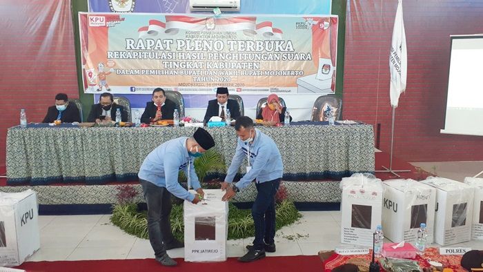 ​Rekapitulasi Penghitungan Suara Pilbup Mojokerto, Pasangan Ikhfina dan Gus Barra Menang Mutlak