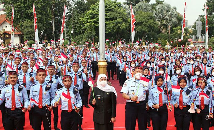 Gubernur Khofifah Bekali Kunci Sukses Kepemimpinan untuk 364 Siswa SMA Taruna Nusantara Gubernur Khofifah Bekali Kunci Sukses Kepemimpinan untuk 364 Siswa SMA Taruna Nusantara