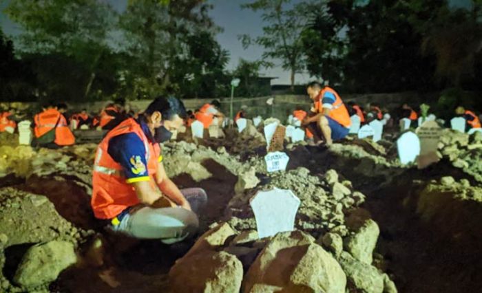 Terjaring Razia Masker, 102 Pelanggar di Sidoarjo Disanksi Berdoa di Makam Korban Covid-19