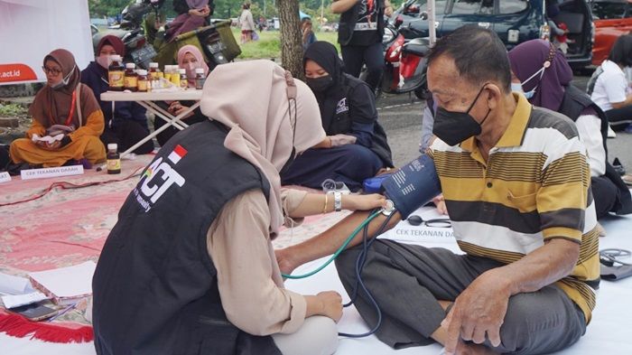 ACT-MRI Kediri Bersama Madu An-Naba Hadirkan Pelayanan dan Cek Kesehatan Gratis di Kediri Raya