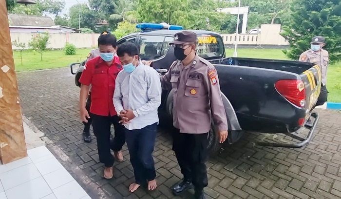 Curi Uang Rp 3,8 Juta di Laci Pom Bensin, Warga Surabaya Diamankan di Polsek Socah Bangkalan Curi Uang Rp 3,8 Juta di Laci Pom Bensin, Warga Surabaya Diamankan di Polsek Socah Bangkalan