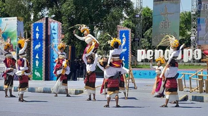 Bupati Karna Berharap Budaya Situbondo Bisa Dikenal Dunia di Ajang SEF 3 Bupati Karna Berharap Budaya Situbondo Bisa Dikenal Dunia di Ajang SEF 3