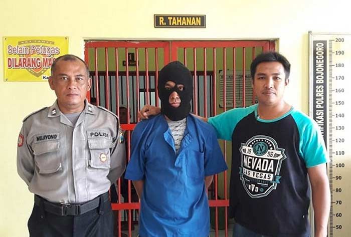 Aniaya Warga Lamongan, Pak Kades Punggur Bojonegoro Dibekuk Polisi Aniaya Warga Lamongan, Pak Kades Punggur Bojonegoro Dibekuk Polisi