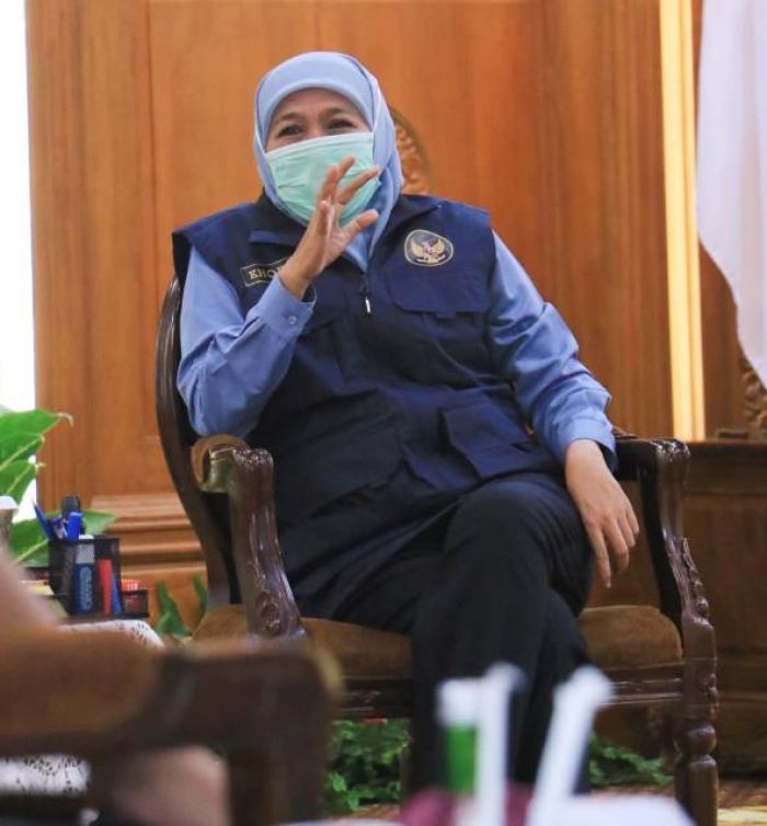 Tahun Baru Imlek, Gubernur Khofifah Keluarkan SE Larang ASN Pemprov Jatim ke Luar Daerah Tahun Baru Imlek, Gubernur Khofifah Keluarkan SE Larang ASN Pemprov Jatim ke Luar Daerah