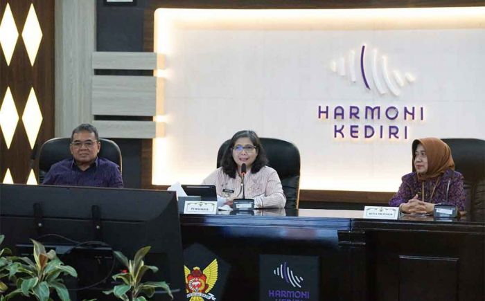 Penilaian iBangga Award 2024, Pj Wali Kota Kediri Paparkan Pelbagai Program Pemberdayaan Keluarga Penilaian iBangga Award 2024, Pj Wali Kota Kediri Paparkan Pelbagai Program Pemberdayaan Keluarga