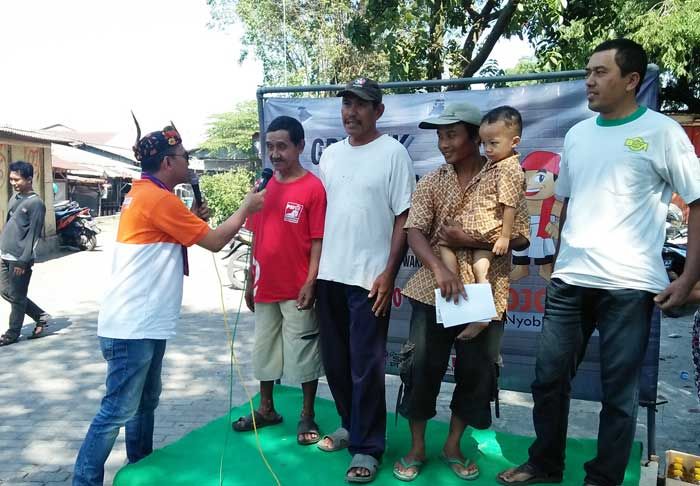 Kurangi Angka Golput, KPU Jombang Grebek Pasar Kurangi Angka Golput, KPU Jombang Grebek Pasar