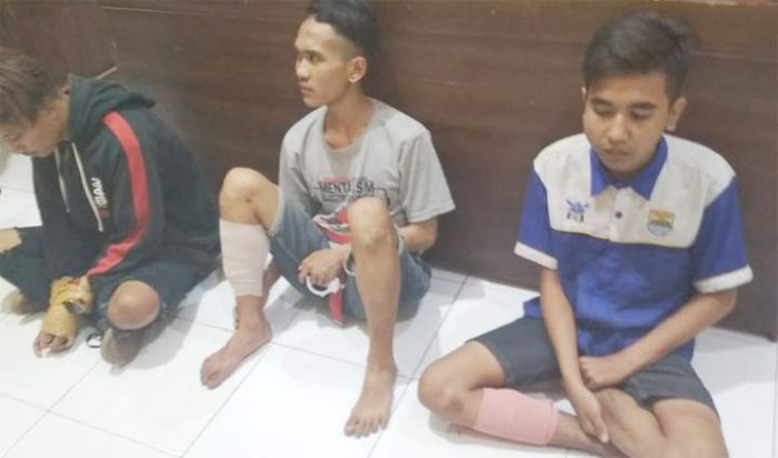 Ajak Korbannya Mabuk Dulu, Lalu Dikeroyok dan Rampas Motor, Ketiga Pemuda di Jember Ditangkap Polisi Ajak Korbannya Mabuk Dulu, Lalu Dikeroyok dan Rampas Motor, Ketiga Pemuda di Jember Ditangkap Polisi