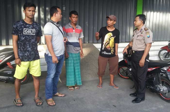 Parkir di Tepi Jalan Raya, Mobil Pick Up Milik Warga Tuban Raib Digondol Maling Parkir di Tepi Jalan Raya, Mobil Pick Up Milik Warga Tuban Raib Digondol Maling