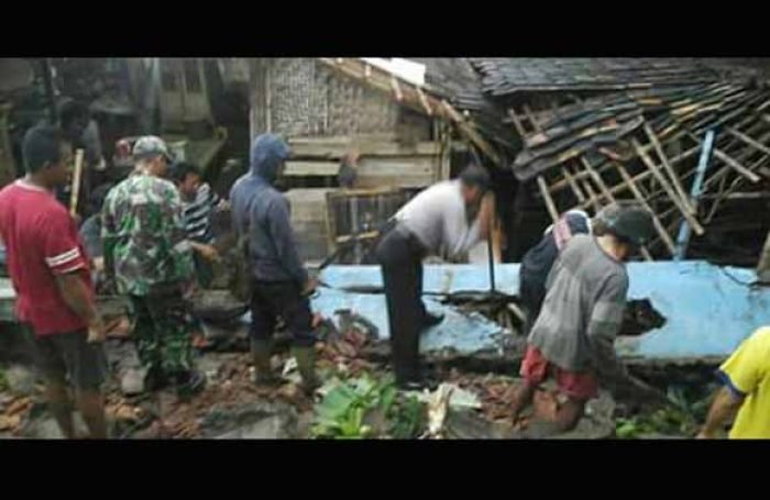 Lagi, Bangunan Sekolah di Ngawi Ambruk, Tembok SD Kuniran I Roboh Lagi, Bangunan Sekolah di Ngawi Ambruk, Tembok SD Kuniran I Roboh